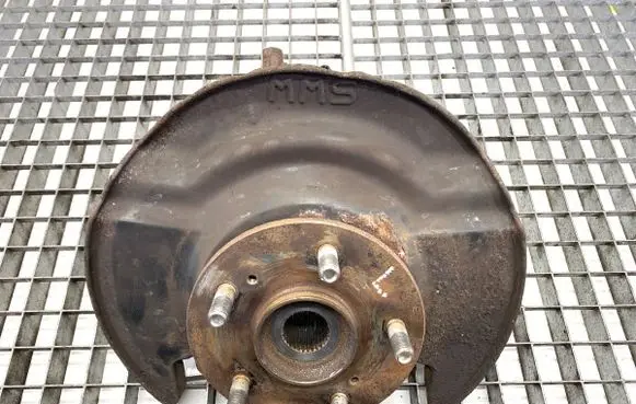 Honda CR-V Front wheel hub spindle knuckle 