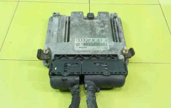 Audi A3 S3 8P Engine control unit/module 8P7907115H