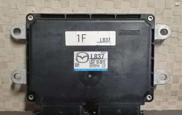 Mazda 6 Engine control unit/module L83718881E