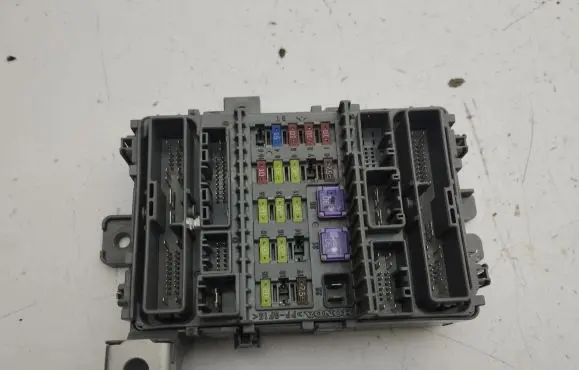 Honda Accord Fuse module TL4S111FF