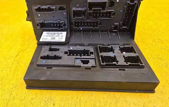 Mercedes-Benz E W211 SAM control unit 2115459001