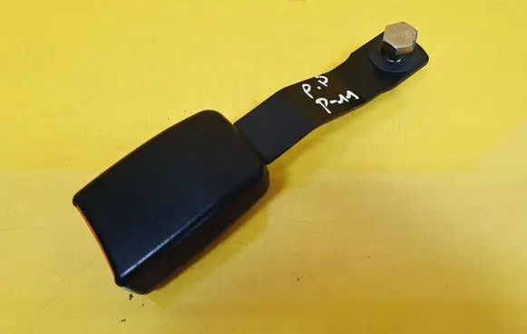 Nissan Primera Front seatbelt buckle 868422F000