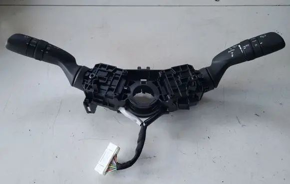 Toyota Yaris XP210 Indicator stalk 02D7017J910
