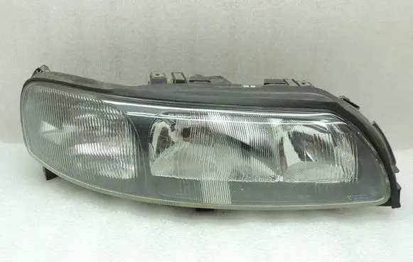 Volvo V70 Headlight/headlamp 8662922 89006877 8693568