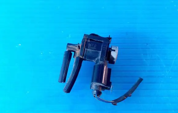 Volkswagen Crafter Turbo solenoid valve 1K0906283A