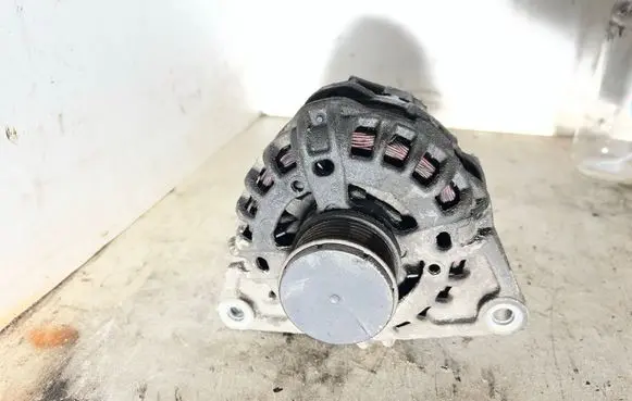 Iveco Daily 6th gen Generator/alternator 504385138