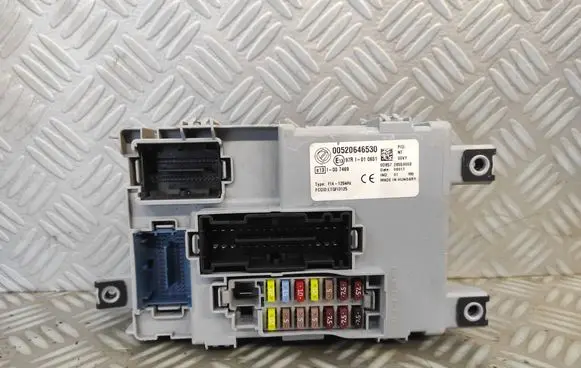 Fiat Doblo Comfort/convenience module 00520646530 97RI010651 E131007469