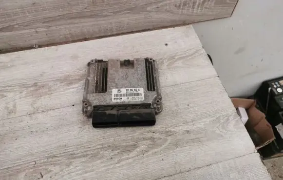 Volkswagen Golf V Engine control unit/module 03C906056AJ