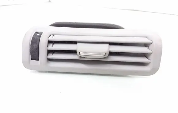 Rear air vent grill