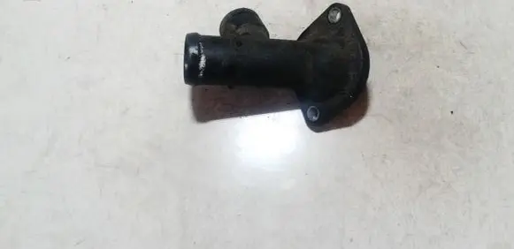Volkswagen PASSAT B6 Engine coolant pipe/hose 036121121D