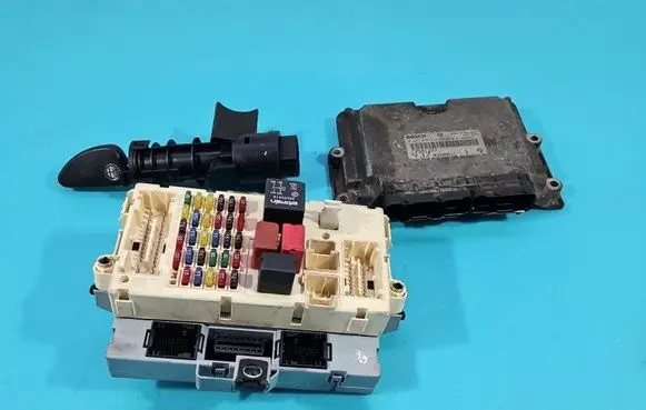 Alfa Romeo 147 Engine control unit/module ECU 0281010332 IMPRK1588535