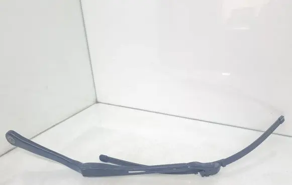 Front wiper blade arm