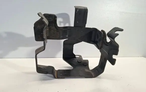 Volvo V60 Power steering pump mounting bracket 31329016