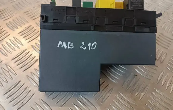 Mercedes-Benz E W210 Fuse module 0195455632 304587