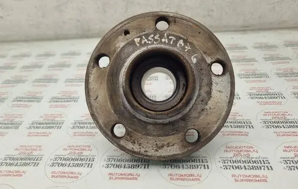 Volkswagen PASSAT B7 Rear wheel ball bearing 
