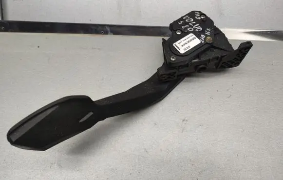 Volvo S60 Accelerator throttle pedal 30636006