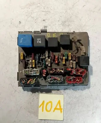 Renault Espace II Fuse box set 7703297505
