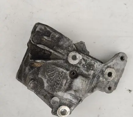 Citroen C4 I Engine mounting bracket 505932