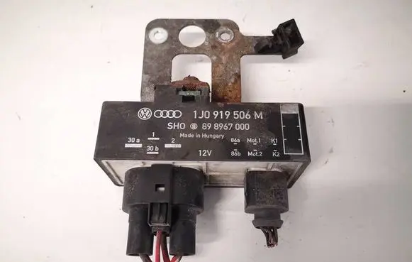 Skoda Roomster (5J) Coolant fan relay 1J0919506M 898967000