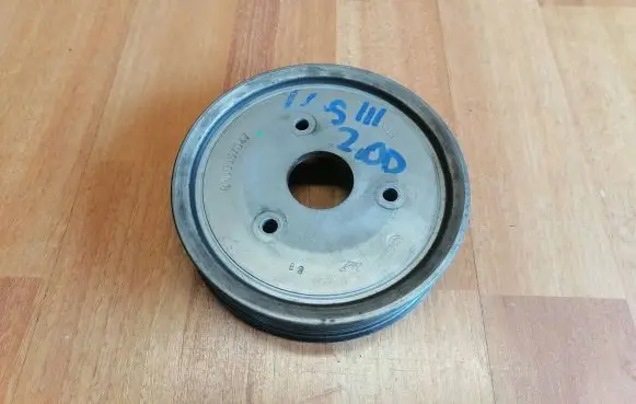 Renault Laguna III Power steering pump pulley 8200357347