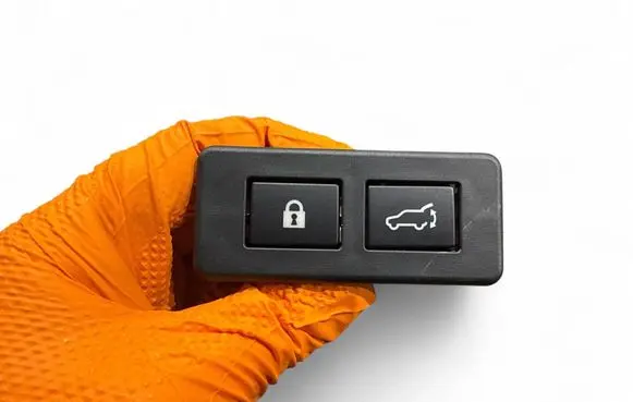Subaru Forester SK Tailgate opening switch 