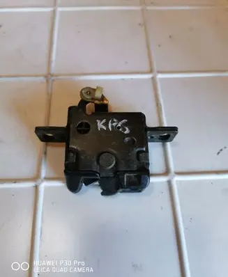 Audi A6 S6 C4 4A Tailgate/trunk/boot lock/catch/latch 4A9827505C