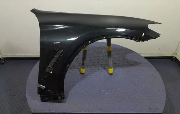 BMW X3 E83 Fender