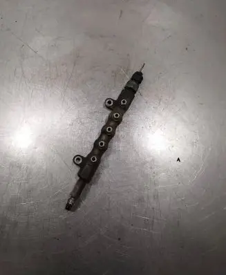 Toyota Avensis T250 Fuel main line pipe