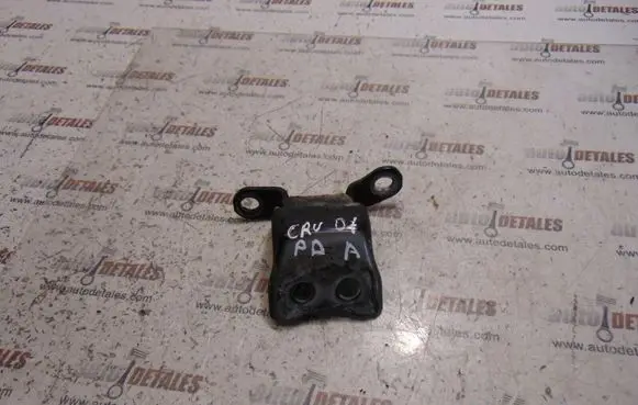 Honda CR-V Front door lower hinge 