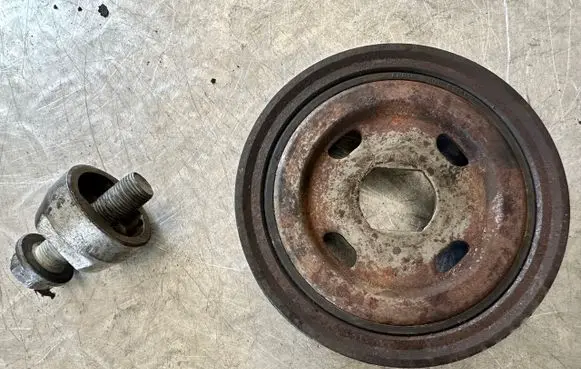 Renault Trafic III (X82) Crankshaft pulley E116128A