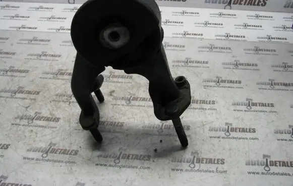 Toyota Avensis T250 Engine mount bracket