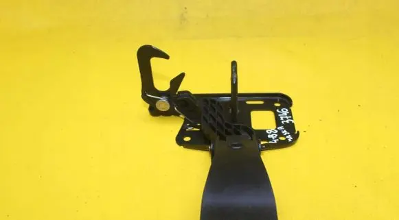 Audi A4 S4 B8 8K Engine bonnet/hood lock/latch loop/hook 8T0823480