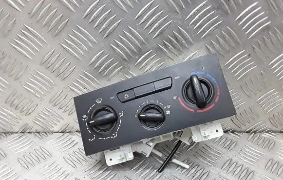 Citroen Jumpy Climate control unit a42102400