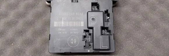 Mercedes-Benz E W211 Door control unit/module 2118201526