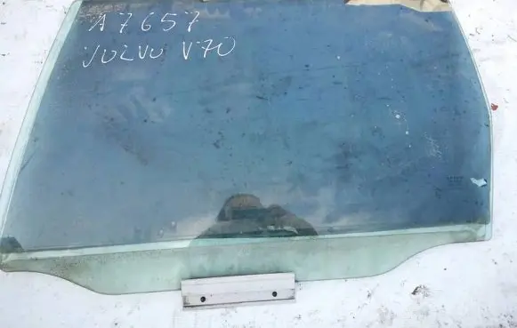 Volvo V70 Rear door window glass