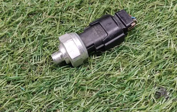 KIA Ceed Air conditioning (A/C) pressure sensor 42CP812