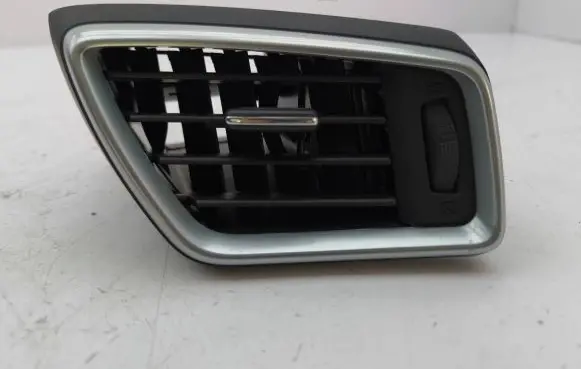 Nissan Qashqai Dashboard side air vent grill/cover trim 68760HV50B