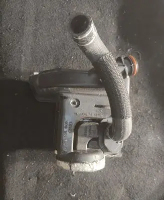 Audi A8 S8 D4 4H Oil breather separator 079103542d