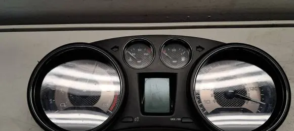 Peugeot RCZ Speedometer (instrument cluster) 9666661480