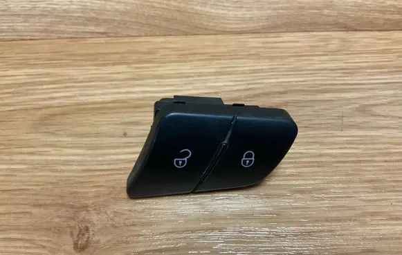 Volkswagen PASSAT B6 Central locking switch button 3C0962125B