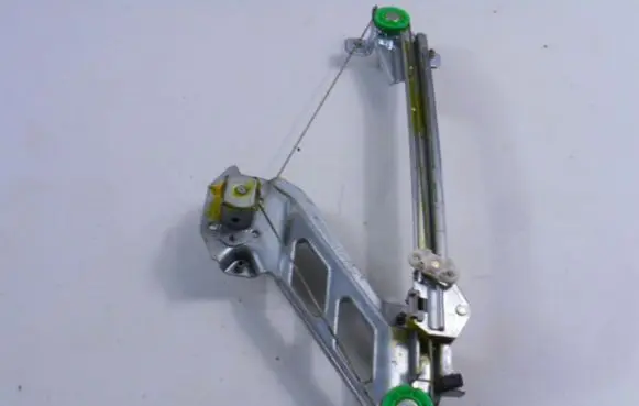 Opel Corsa B Rear door manual window regulator 90389535