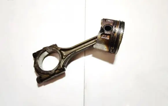 Mitsubishi Colt Piston with connecting rod 13s10t4