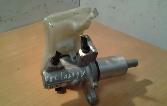 Master brake cylinder
