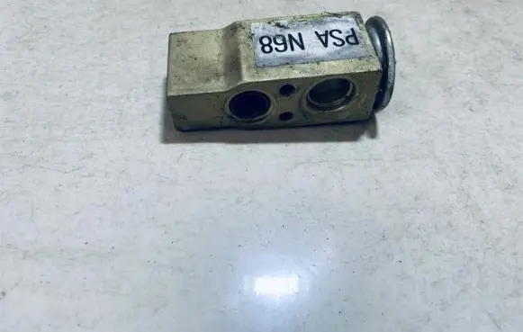 Citroen Xsara Picasso Air conditioning (A/C) expansion valve 52303490 7009489