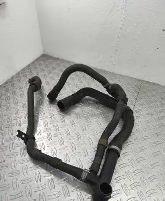 Engine coolant pipe/hose