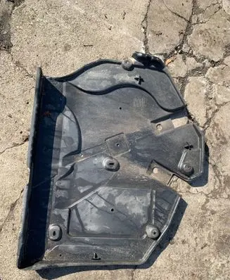Mercedes-Benz CLS C218 X218 Center/middle under tray cover A2126930017