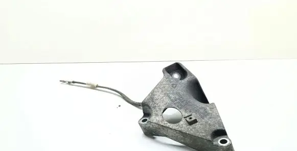 BMW X1 E84 Engine mounting bracket 6777061 22116777061
