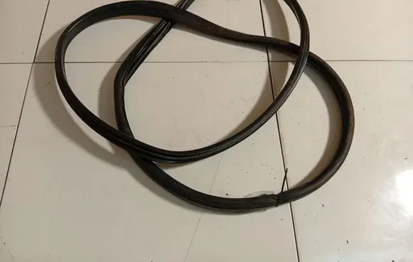 Opel Zafira A Rubber seal front coupe door 