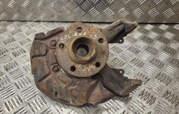 Volkswagen New Beetle Front wheel hub