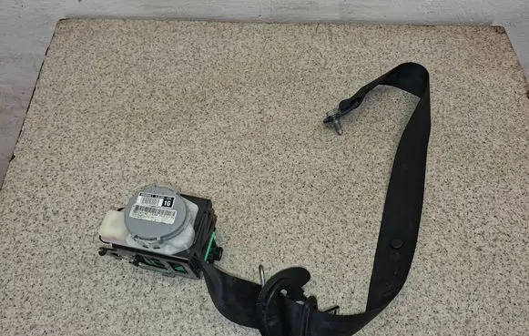 Citroen DS4 Front seatbelt 98026093XX 502N1411N0 303250399